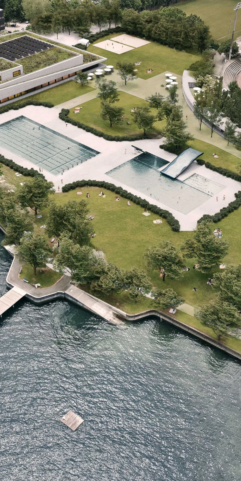 Luftbild des neuen Seebads in Bregenz am Bodensee.