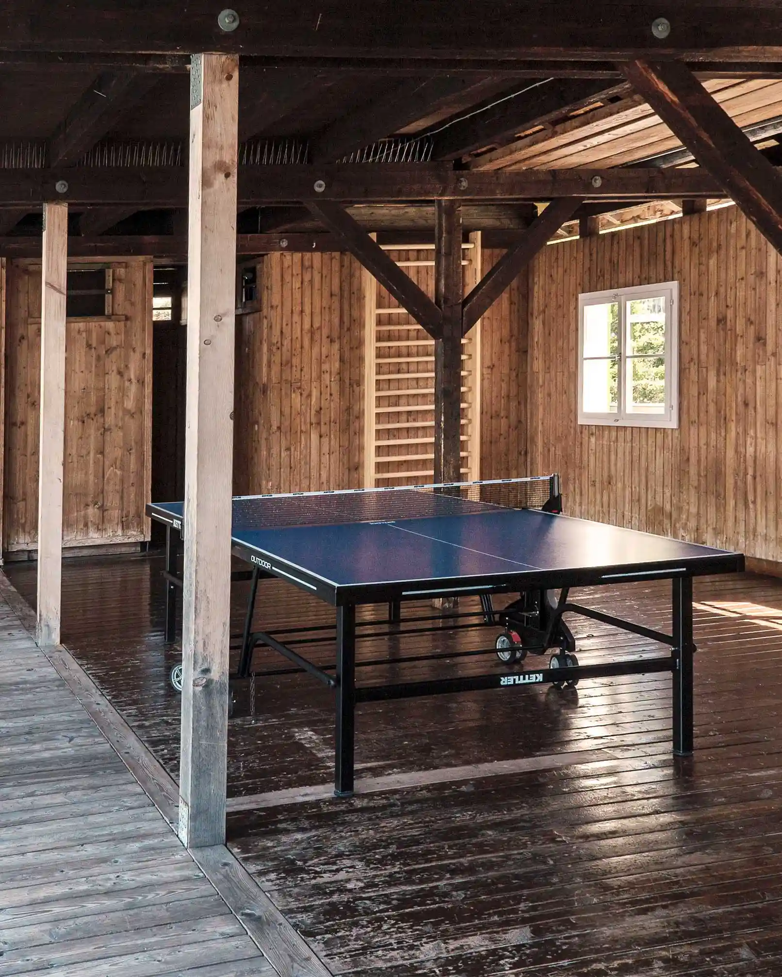 Tischtennisplatte in der Mili